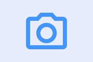 Acidente entre carro e moto deixa dois feridos e interdita parcialmente a Dutra em São José dos Campos, SP